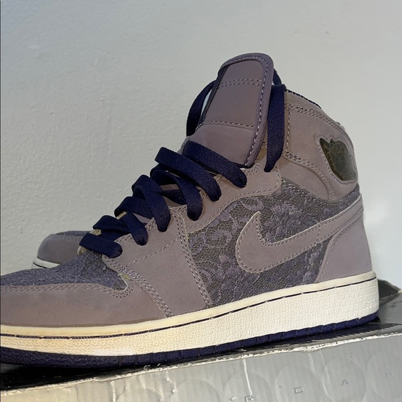2010 Air Jordan 1 retro  Purple High Sneakers - Picture 8 of 10